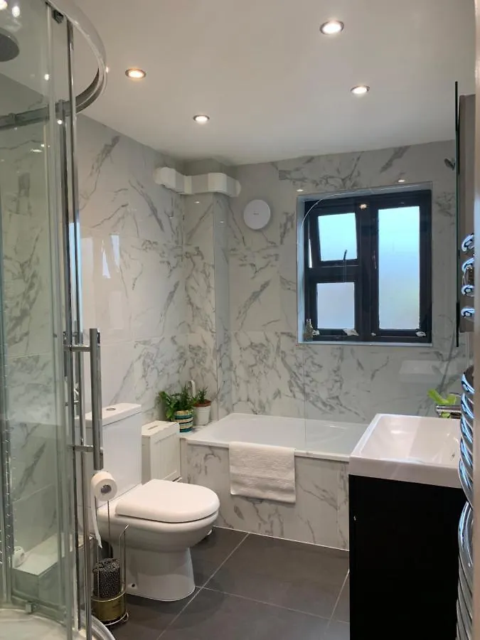 Jags Pads West London Apartment Brentford